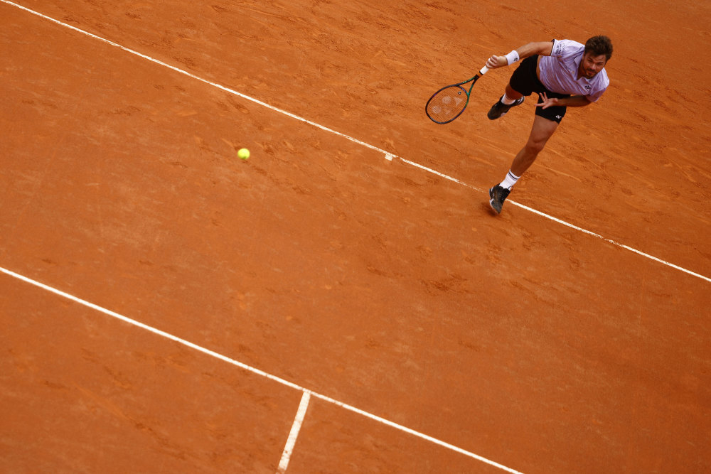 西班牙网球队强势意大利网球队，瓦林卡制霸全场的简单介绍