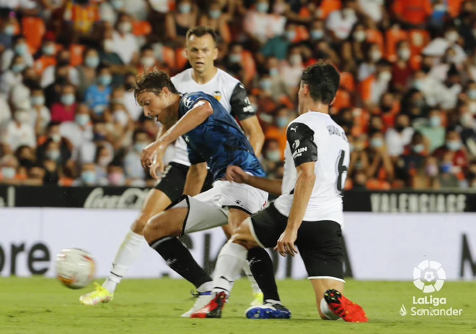 关于瓦伦西亚豪取联赛三连胜,冲上积分榜的信息 关于瓦伦西亚豪取联赛三连胜,冲上积分榜的信息