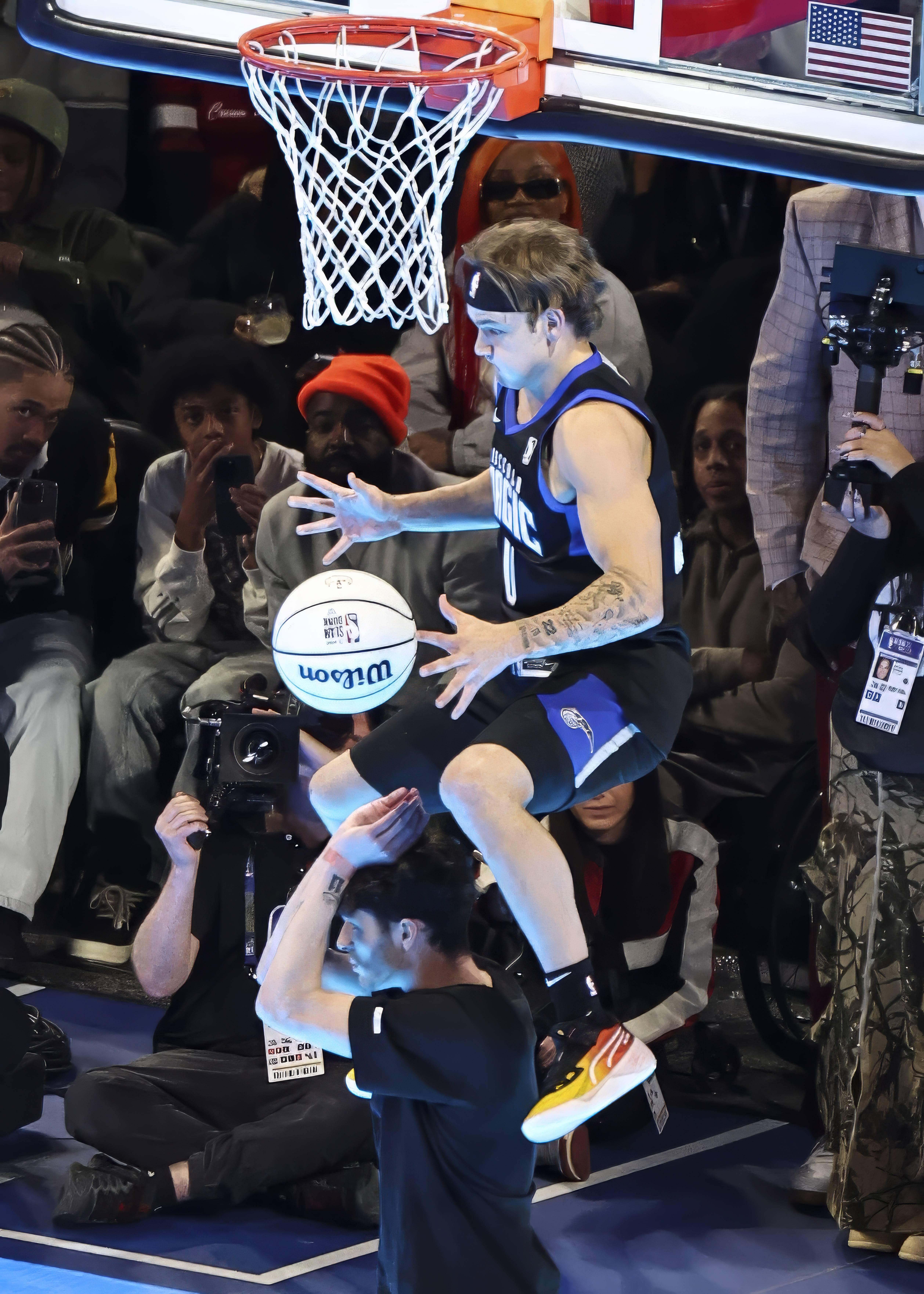 NBA超级巨星的壮举在球场上展开的简单介绍 NBA超级巨星的壮举在球场上展开的简单介绍