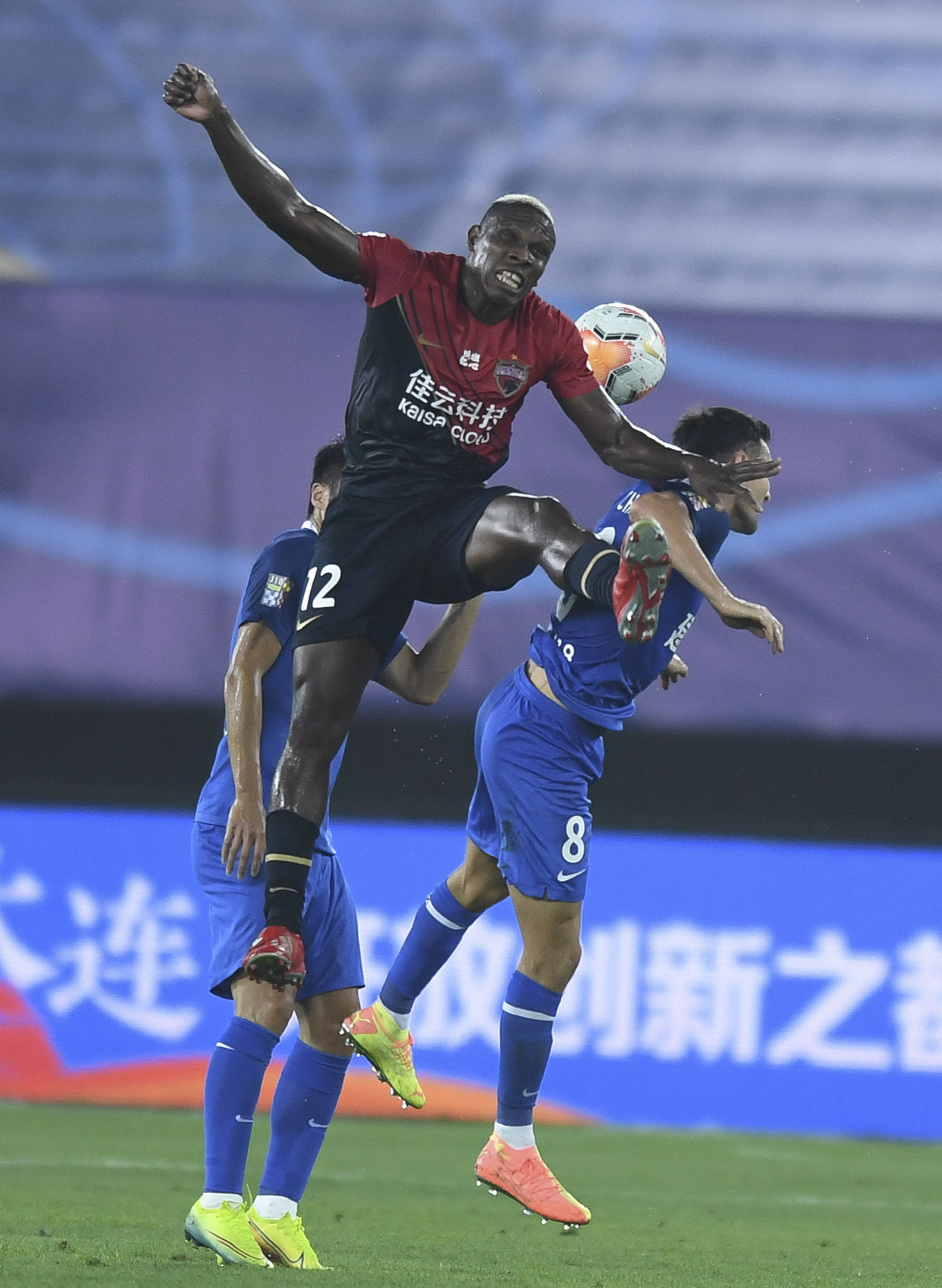 关于河南建业在比赛中实力碾压对手,笑傲赛场的信息 关于河南建业在比赛中实力碾压对手,笑傲赛场的信息