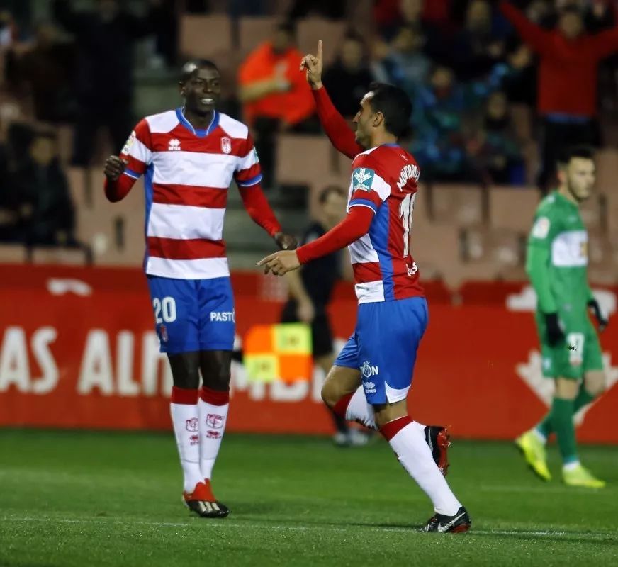 包含格拉纳达大胜，升至积分榜前列的词条