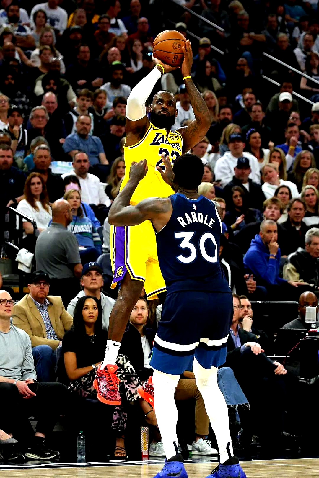 关于湖人队全主力伤愈回归备战，詹姆斯威少助力活跃的信息