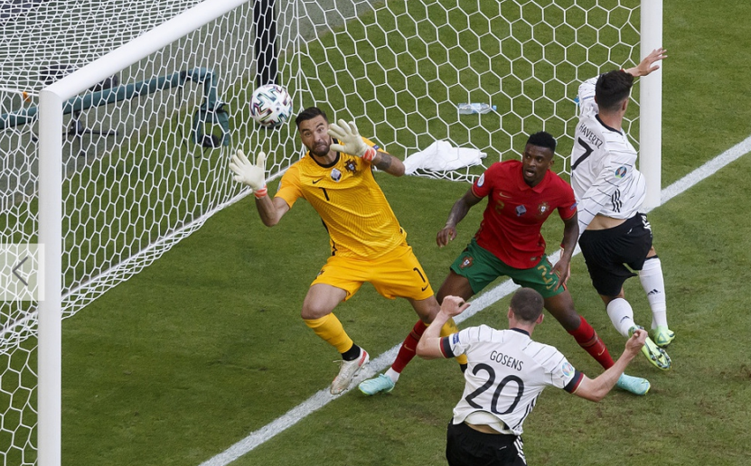 日本队横扫德国队,李梓嘉统治全场的简单介绍 日本队横扫德国队,李梓嘉统治全场的简单介绍