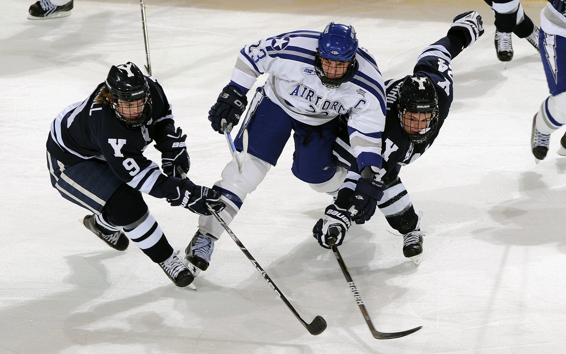 南美风暴掀翻西亚铁骑，久保建英刷新亚洲纪录书写足坛新章